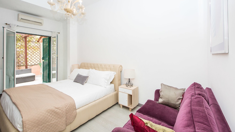 Rental in Rome Augustus Terrace Deluxe