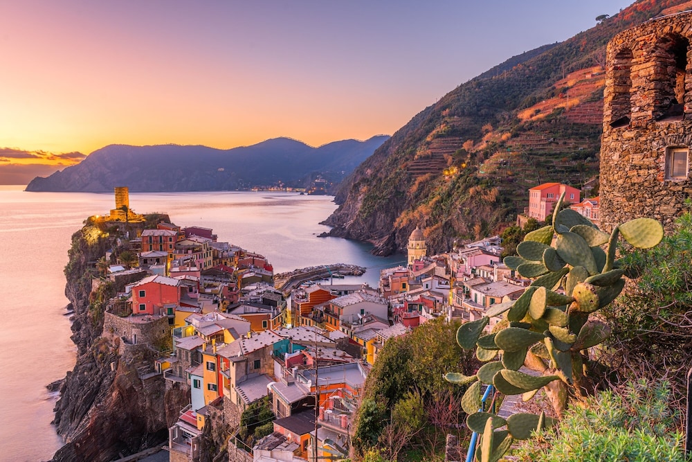Vernazza Apartments
