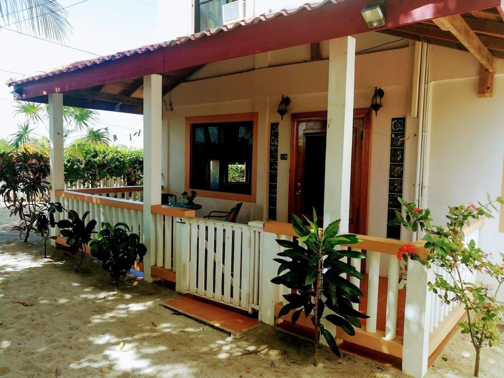 Dolce Cabana Waterfront Suites