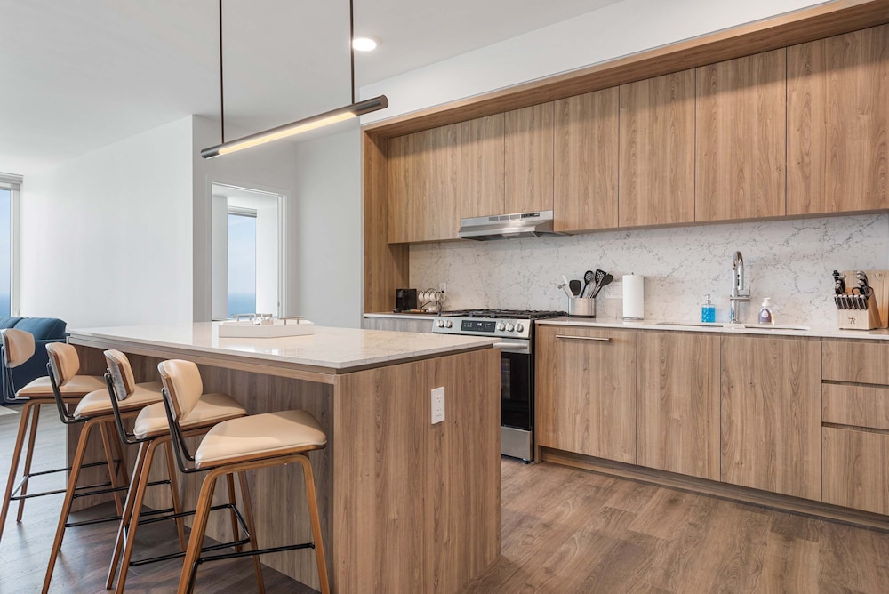 Panoramic Lake Views Premier Amenities for Groups