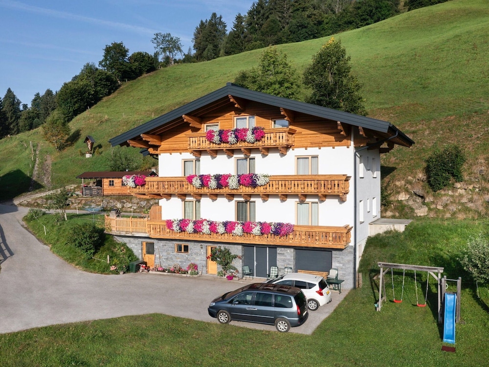Cozy Apartment in Sankt Johann im Pongau near Ski Area