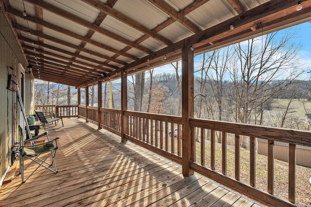 Hillside Hideaway 2 Bedroom Cabin