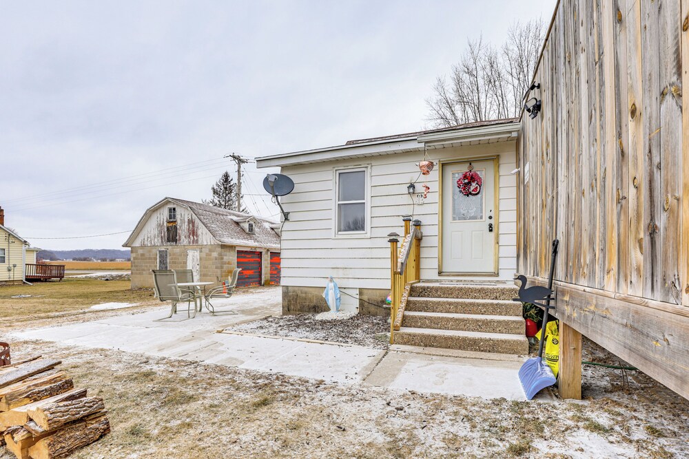Restaurant On-site: North Freedom Apt w/ Yard!