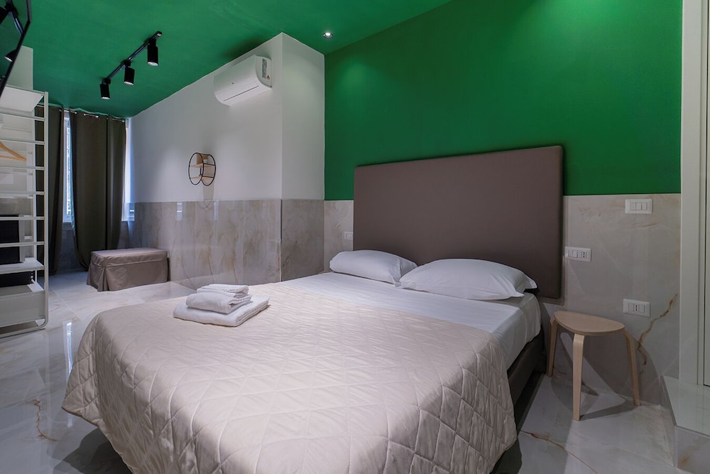 B&B Le 4 Stagioni Dante's Suites by ClaPa Group Dislocated Hospitality