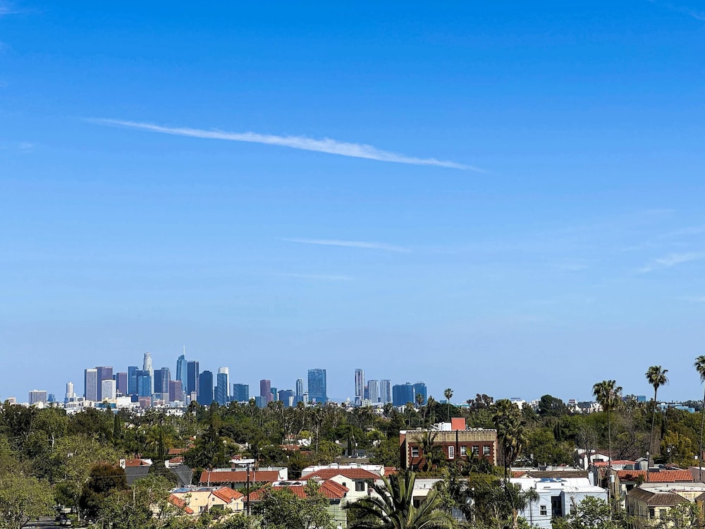 New Oasis Near Disneyland Pool Gym Free Parking
