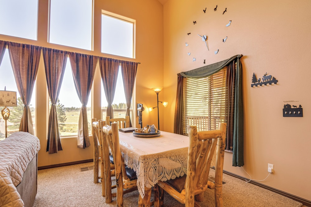Luxe Cabin Retreat, Near Bryce & Zion Nat'l Parks!