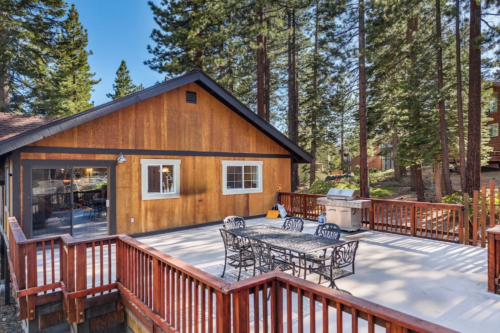 Geraldine Drive by Avantstay Hot Tub, Views, Walk to Trails + Game Room