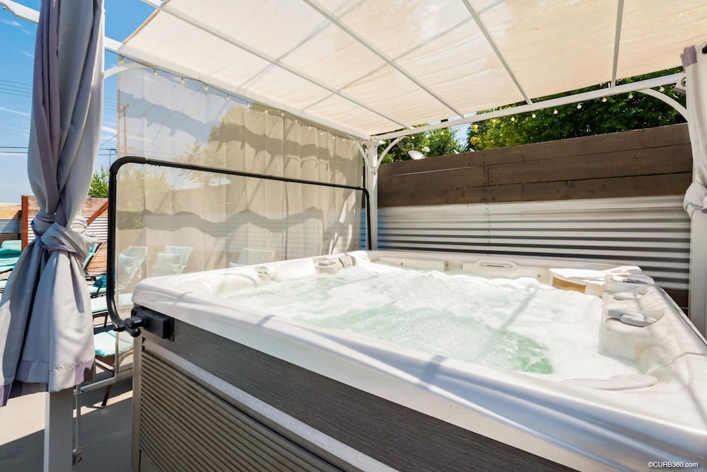 So Cal Charmer Oversized Heated Pool Hot Tub