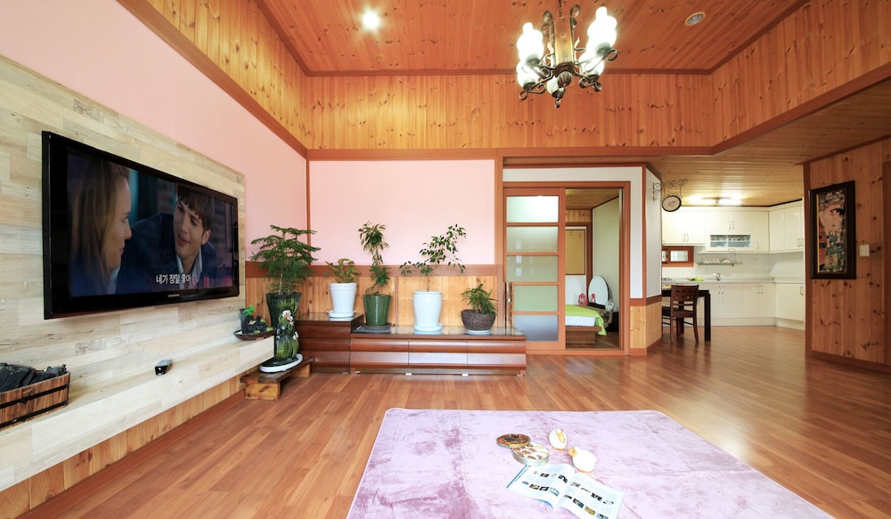 Lake Scenery Pension