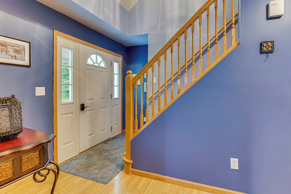 2 Mi to Woodbury Wildlife Area: Cozy Farmhouse!