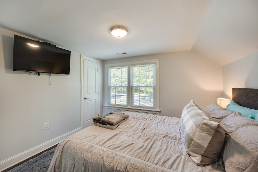 Pet-friendly The Wray Cottage w/ Large Backyard! view 5