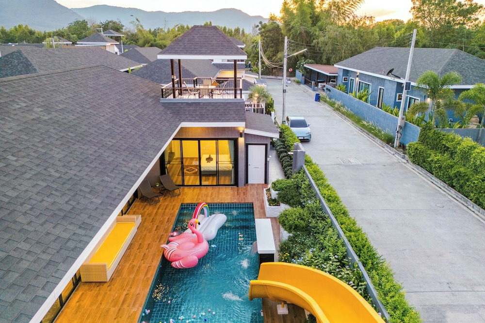 Orange Private Pool Villa, Near Cham Am Beach