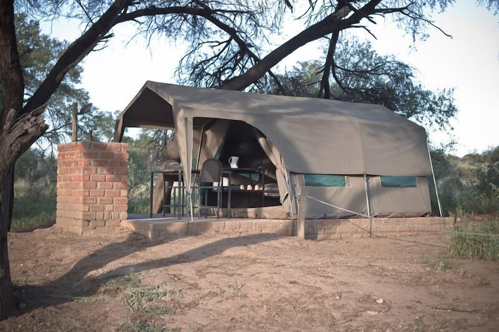 Sweet Thorn Retreat Airport Lodge