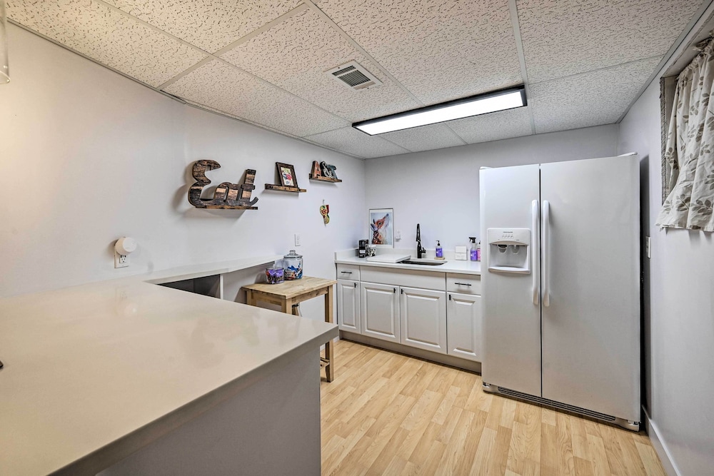 < 7 Mi to Dtwn: Denver Home w/ Large Yard!