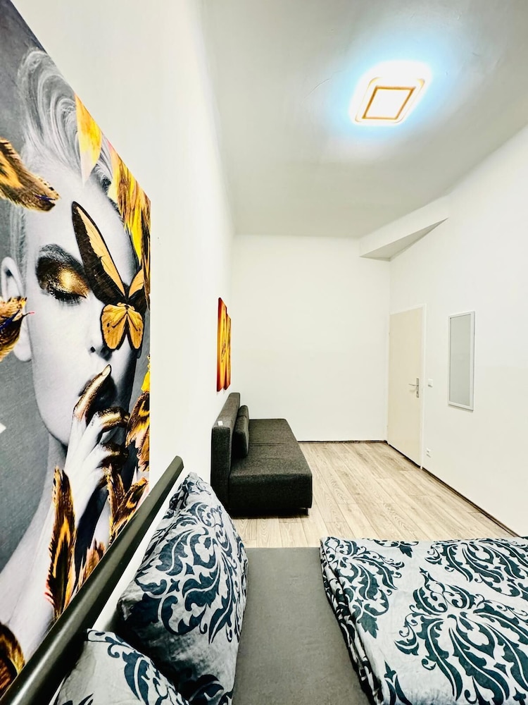 Affordable Cozy 3BR Apt Near FAC Platz