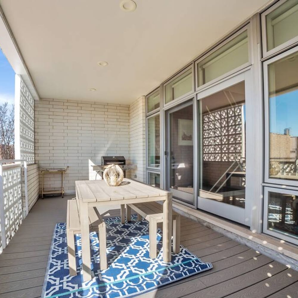4-bedroom Condo Near Fulton Market w Rooftop