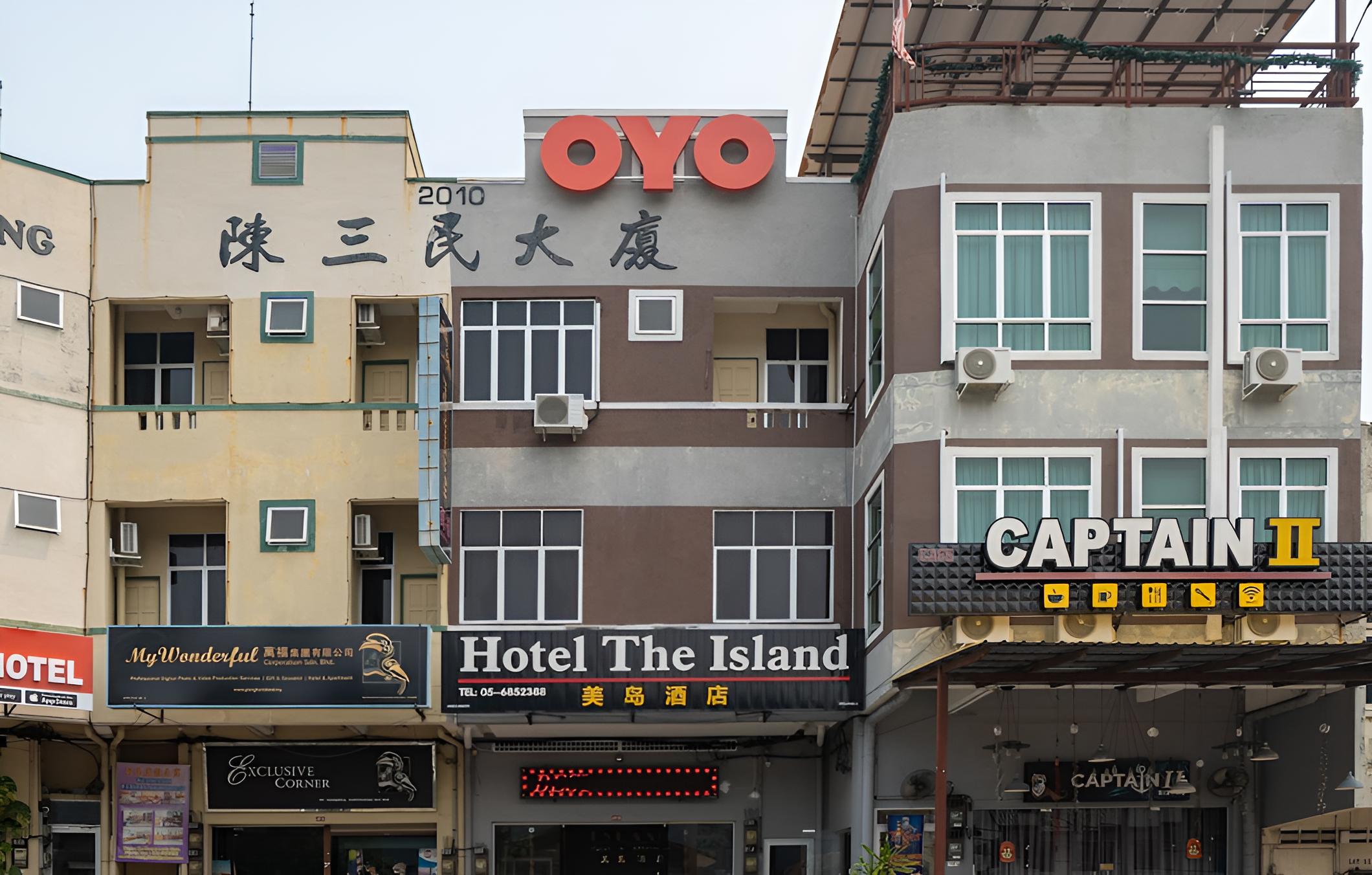 OYO 44078 The Island Hotel