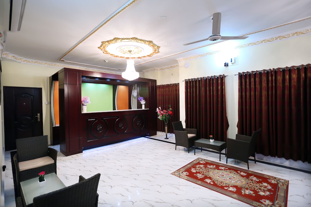 Hotel-All Season Lodge