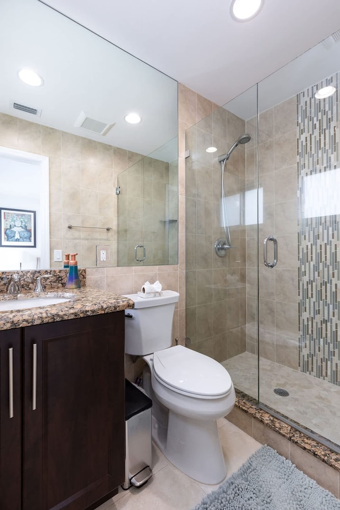 Welcome to Your Fort Lauderdale Retreat 2bed 2bath