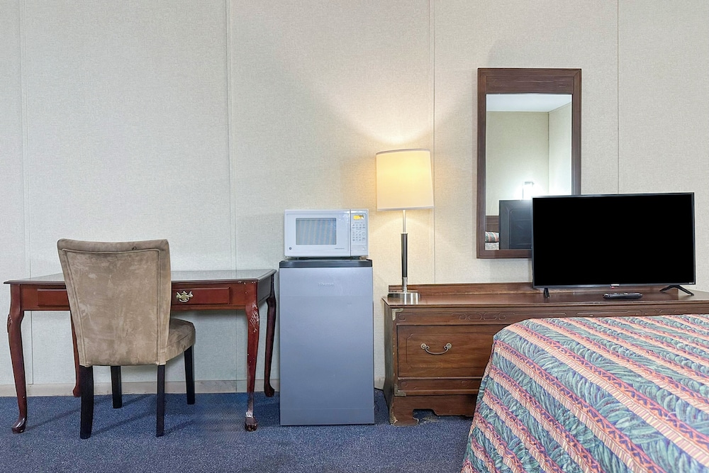 Louisville Inn By Oyo Louisville Municipal Airport