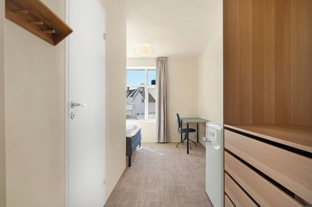 Central Guest House - Private Bathroom