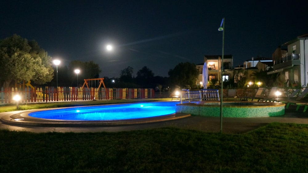 Finikas Garden Beach Resort Nikiti