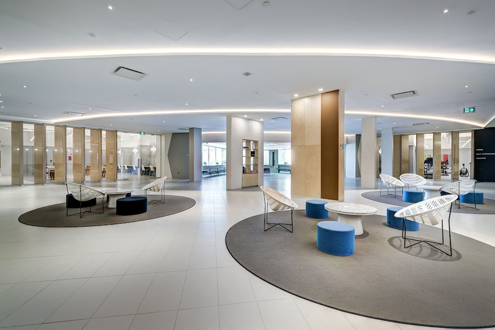 Elegant Studios and Apartments Montreal - Image 1