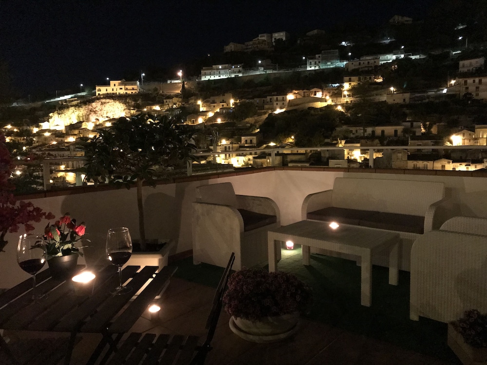 Modica Vacations - Casa Albergo Portale Pirrera - Property Image 5