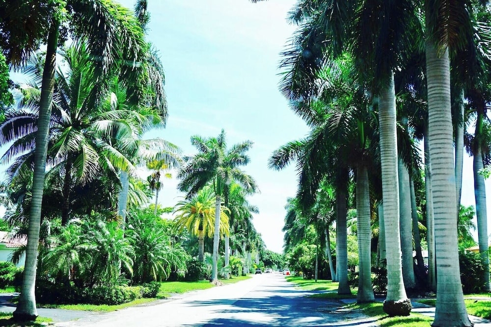 Cozy 2BR in Hollywood FL Pet Friendly