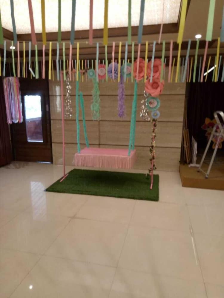Hotel Shreeji Vatika-Airport Road