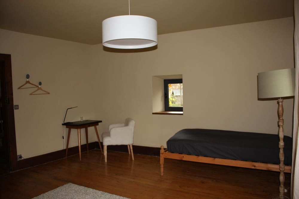 Bed in Bellongue