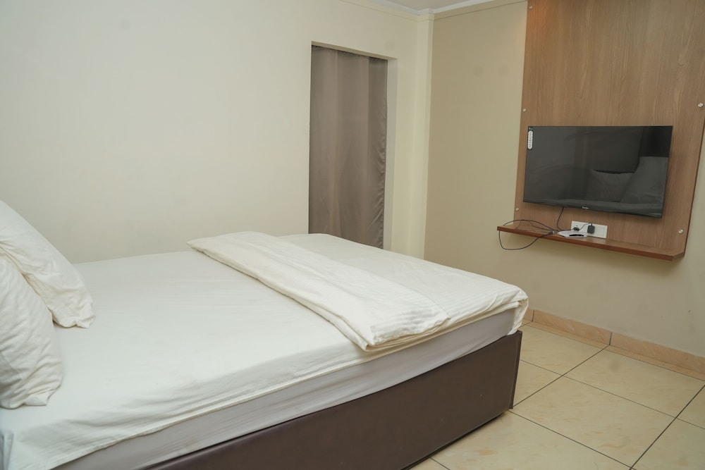 Hotel Grand Leela Krishna