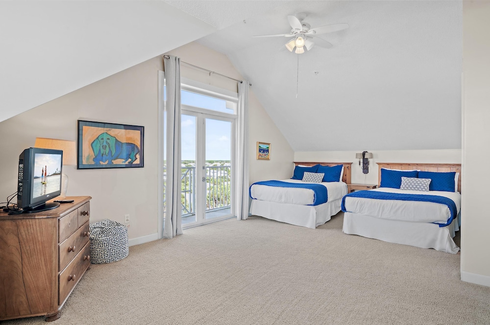 Inn at Crystal Beach 611