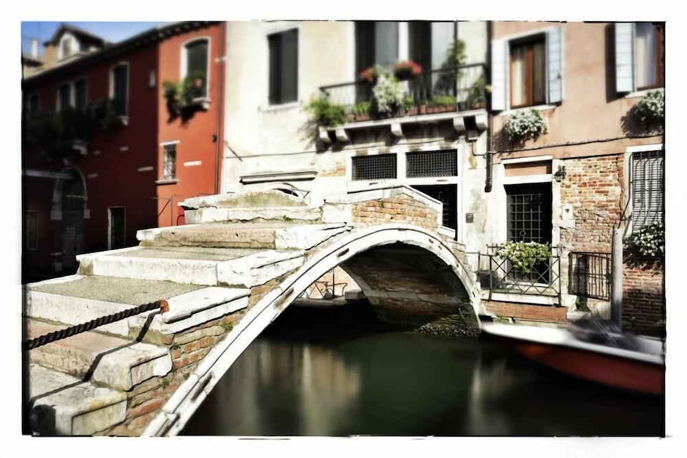 3749 Ponte Chiodo Guest House