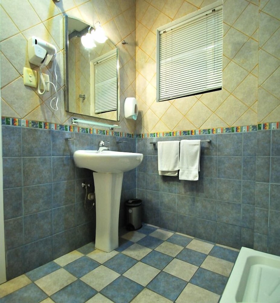 Peninsula Suites