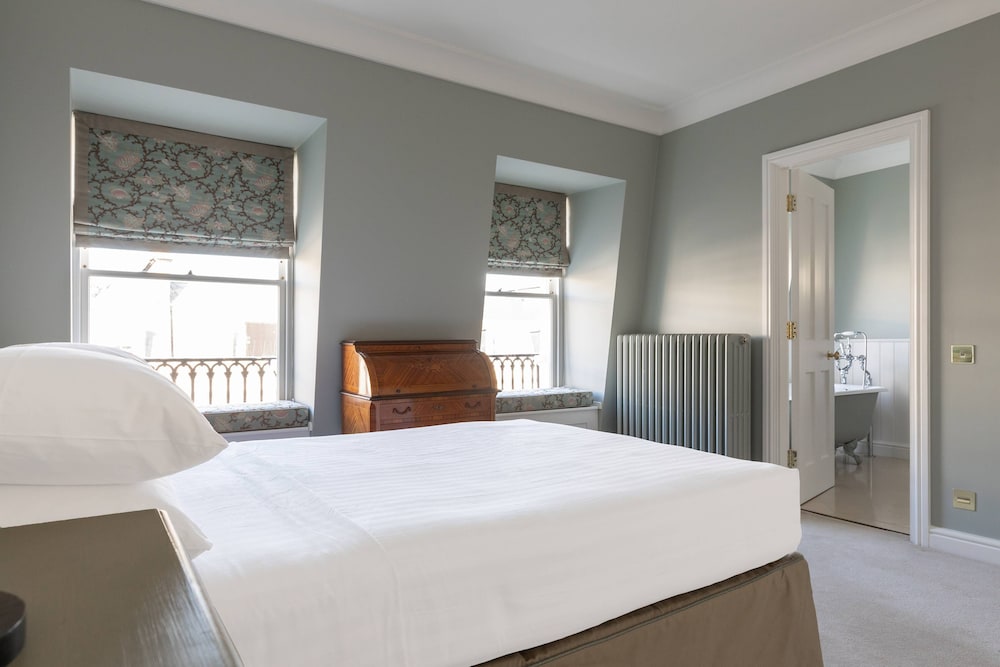 Earl's Court Square XI by Onefinestay