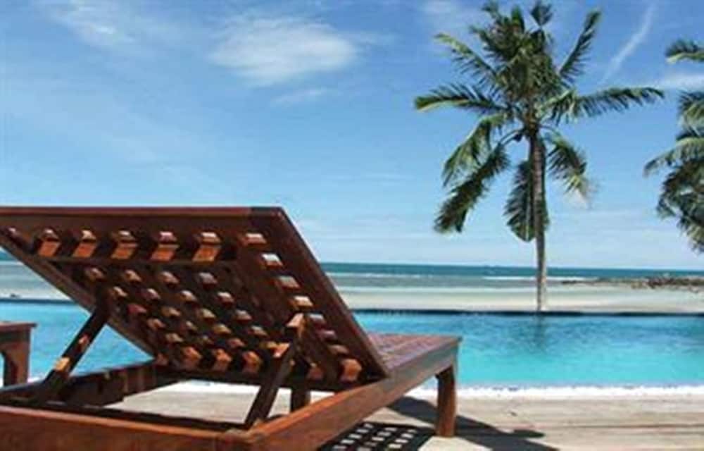 Sunset Cove Resort
