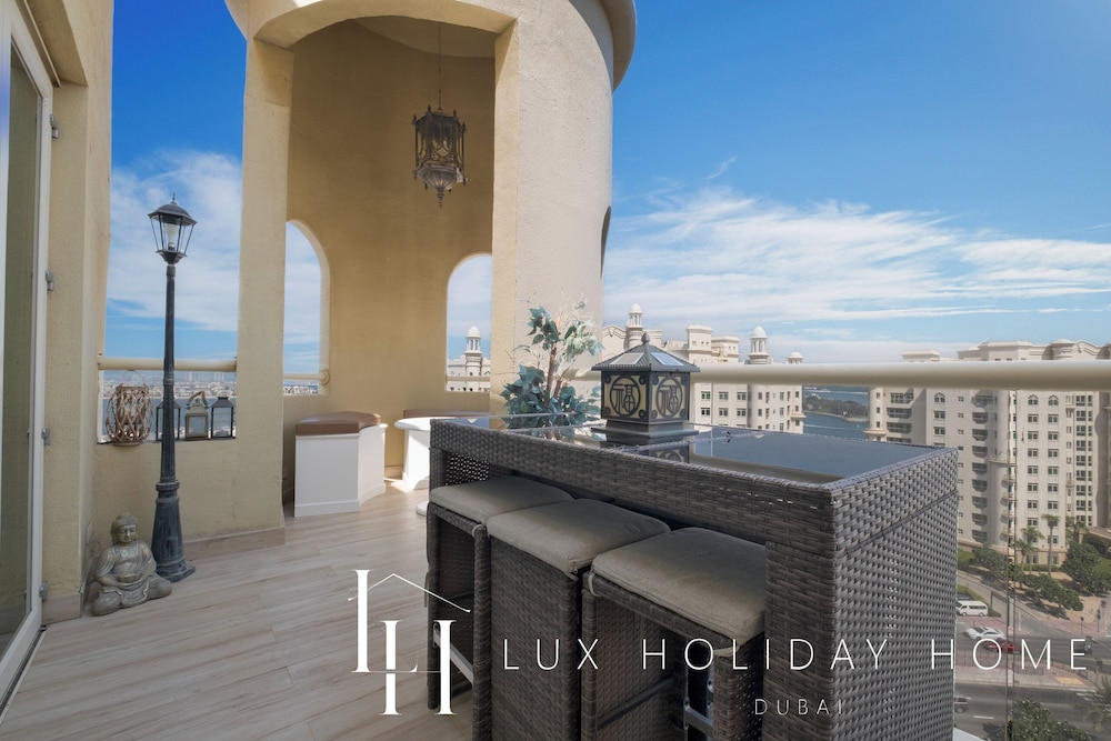 LUX The Shoreline Sea View Suite