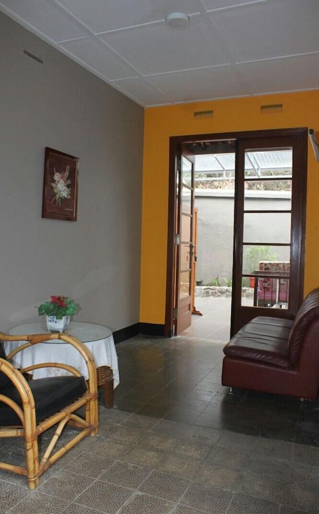 De Riau Cottage by HouseinBandung
