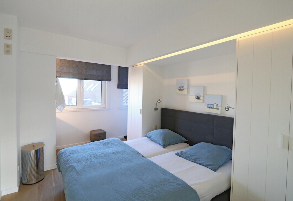 Apartment in Het Zoute With Sea Views
