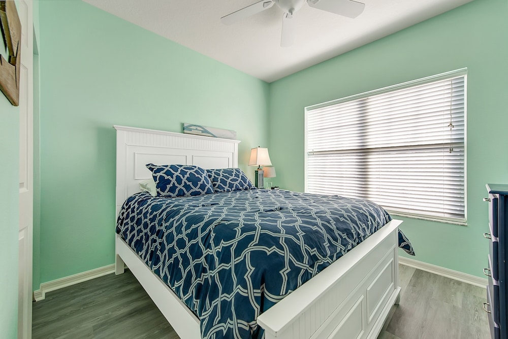 1417 Bermuda Bay Club 3 Bedroom Townhouse by RedAwning view 5
