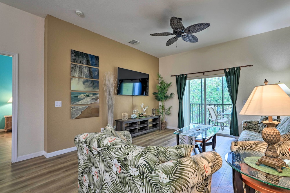 Vibrant Condo w/ Pool Access: 11 Mi to Disney