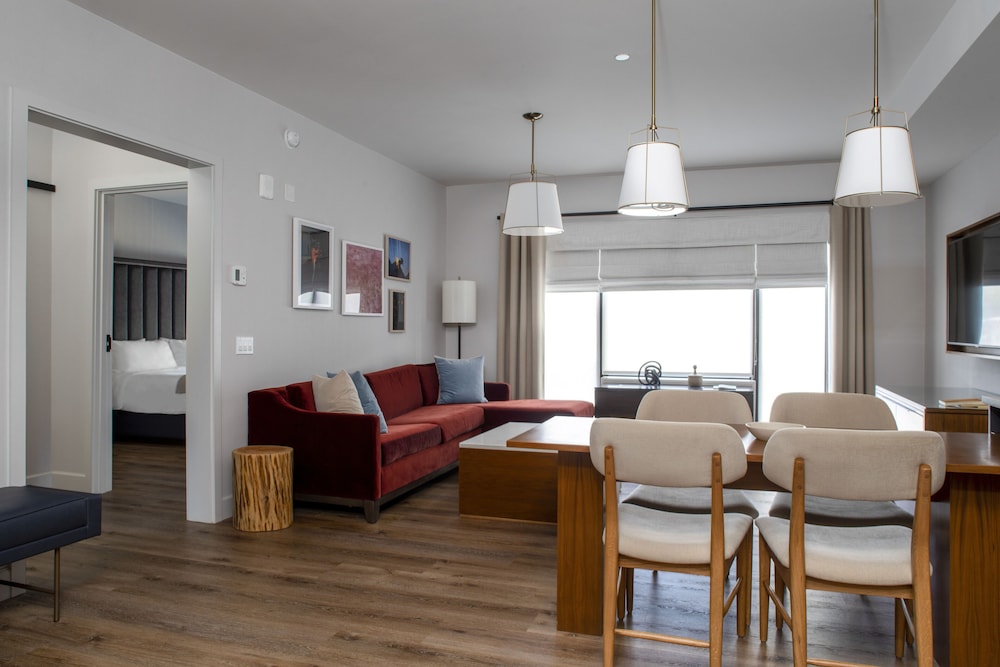 Hartford Vacations - The Blake Hotel - Property Image 17
