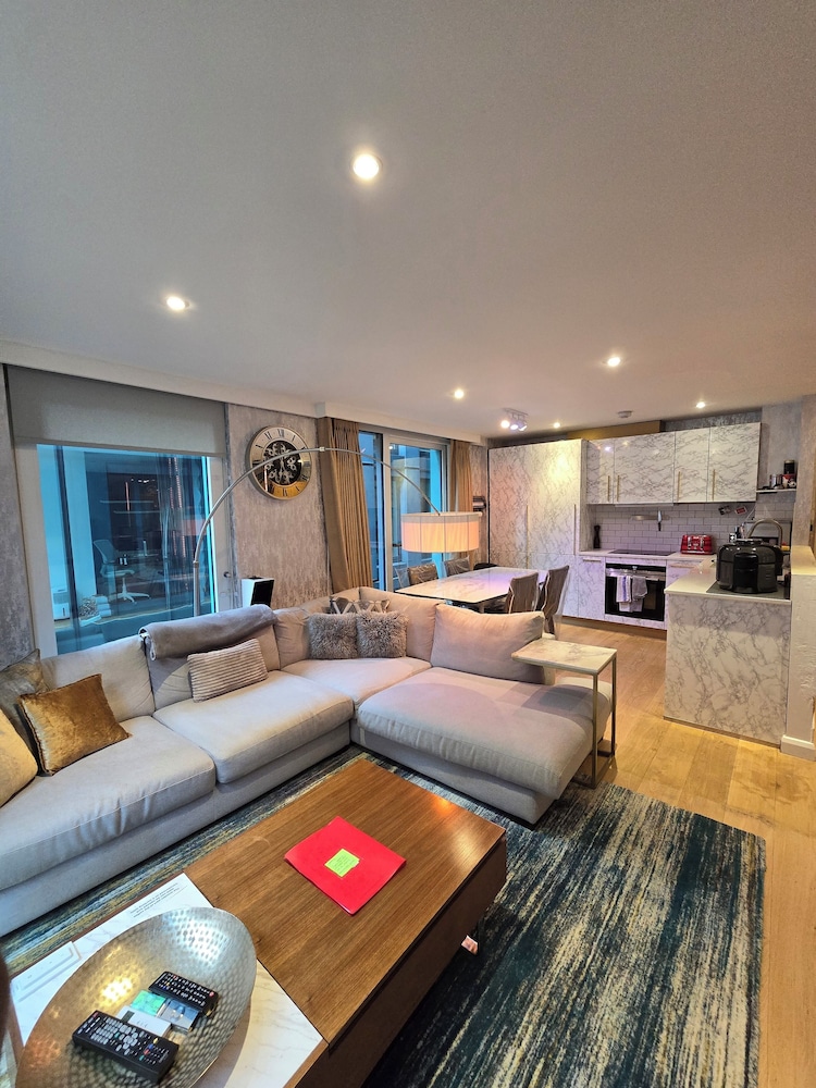 Stylish and Modern 1 Bedroom Apartment in Farringdon