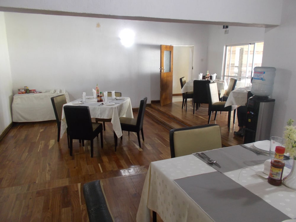 Tecla Lodges