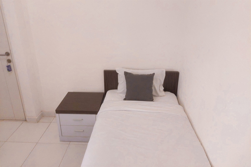 Cozy and Homey Studio (No Kitchen) at Apartment Aeropolis Residence