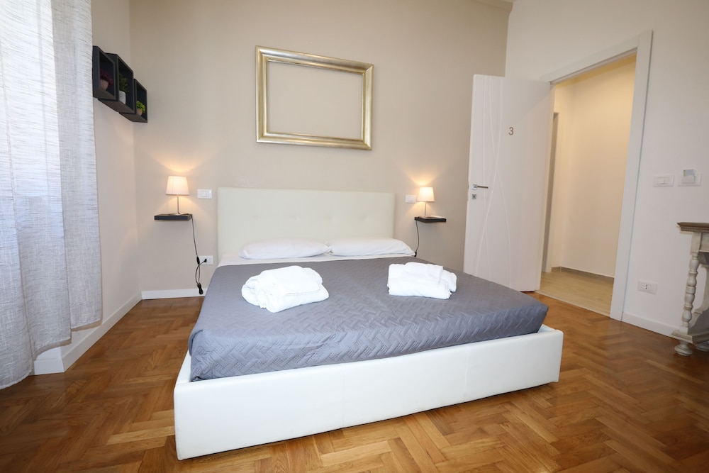 Unique Luxury Apartment and Rooms