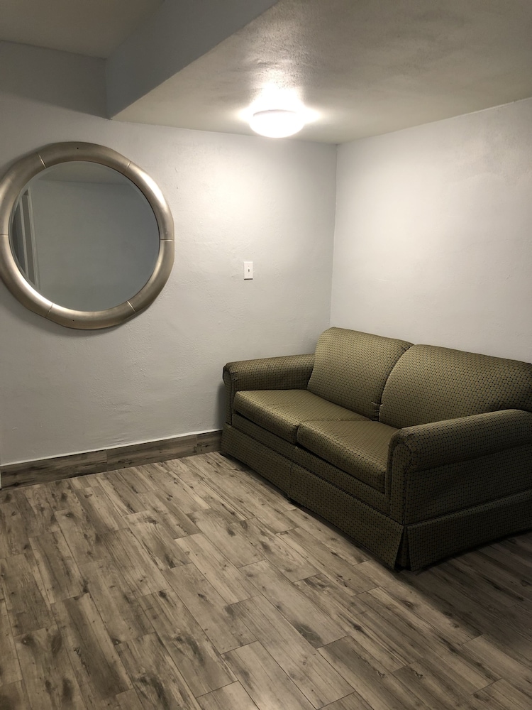 Bay Breeze Inn Bradenton Downtown - Property Image 12