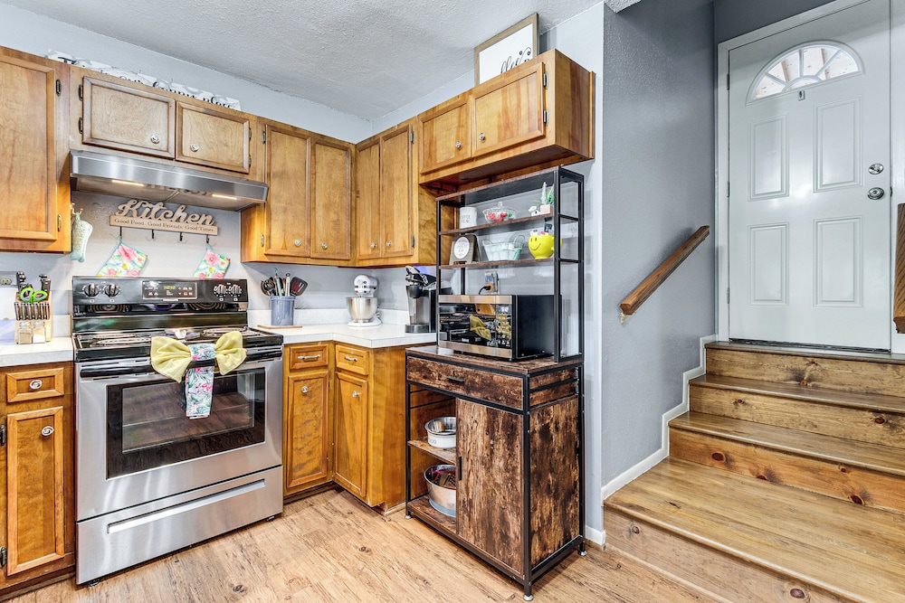 Steps to Marina: Coldspring Retreat w/ Lake View