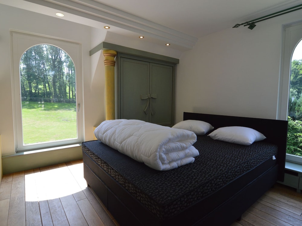 Luxurious Country House view 3